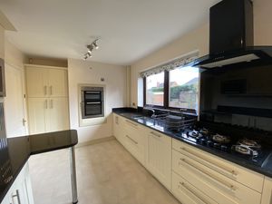 Kitchen- click for photo gallery